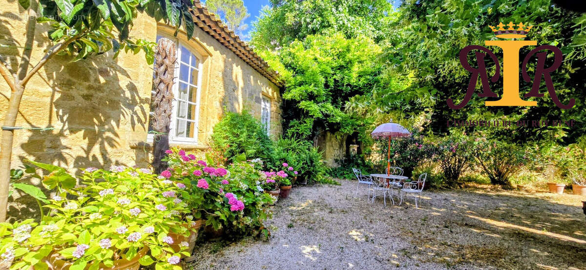 Maison à ROGNES