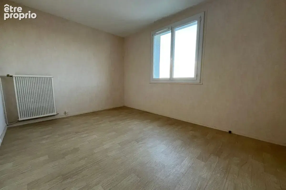 Ligueil - Appartement T5 - photo 5