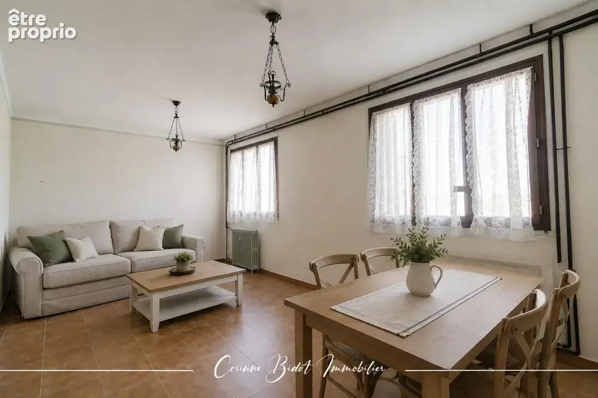 Maison 191 m² à Saint-Pierre-De-Chandieu  - photo 11