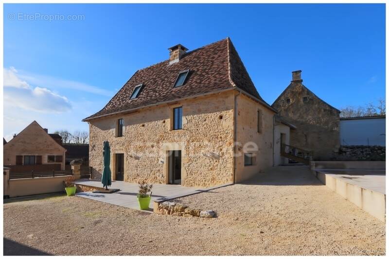 Maison à SAINT-MARTIAL-DE-NABIRAT