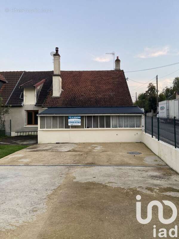 Photo 2 - Maison à LA CHAPELLE-SAINT-URSIN