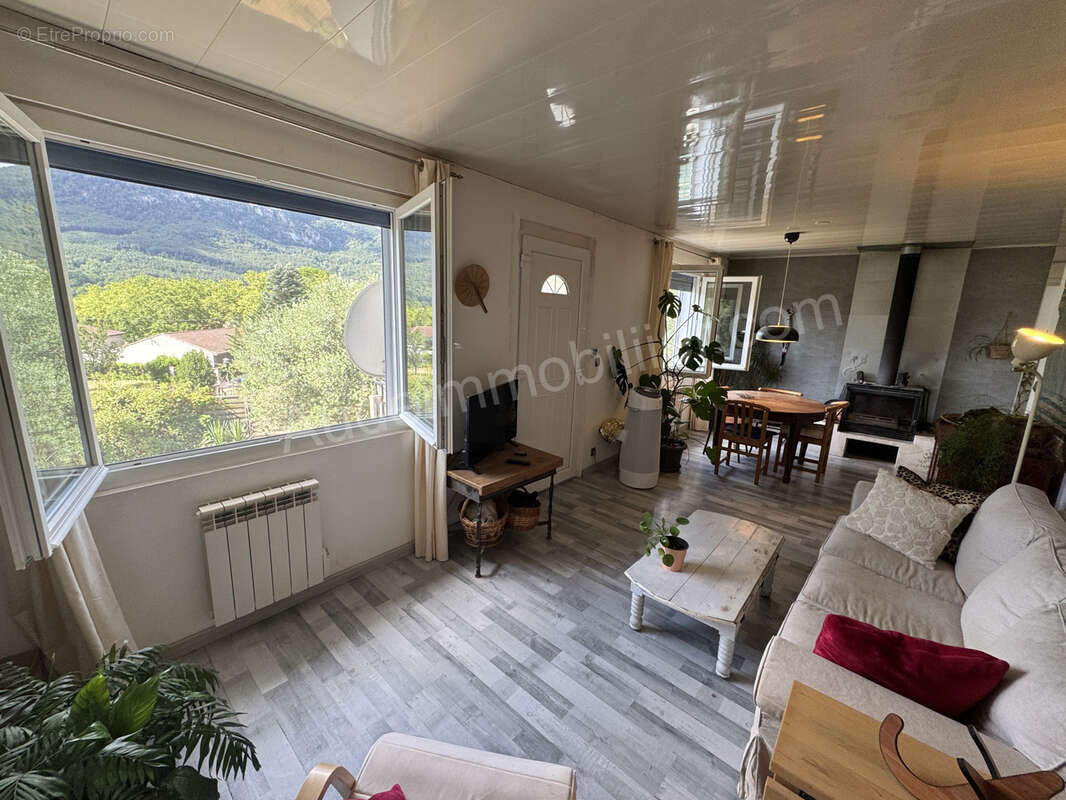 Maison avec jardin et très belle vue - photo 7
