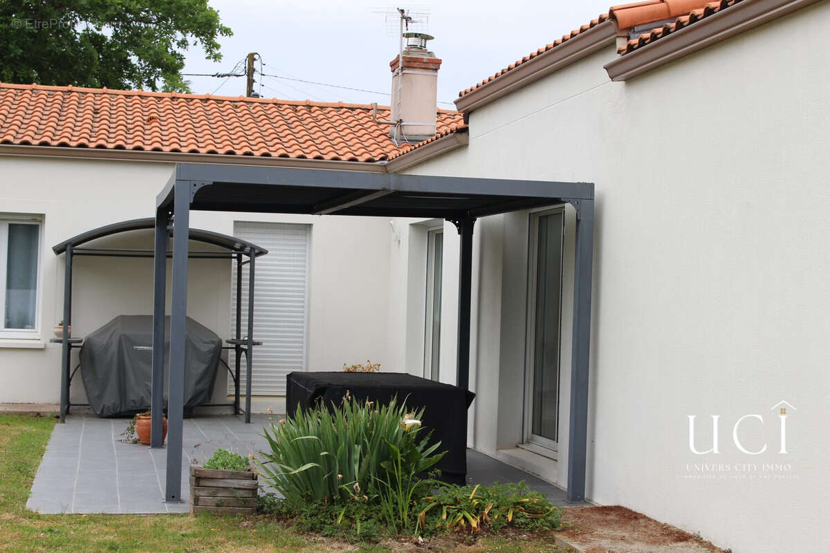 Maison 119 m² à La Chapelle-Heulin  - photo 3