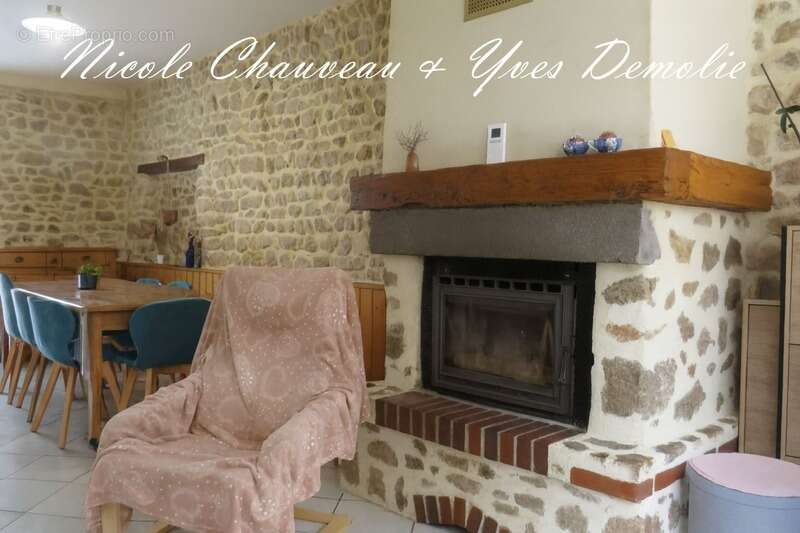 Maison à VERNET-LA-VARENNE