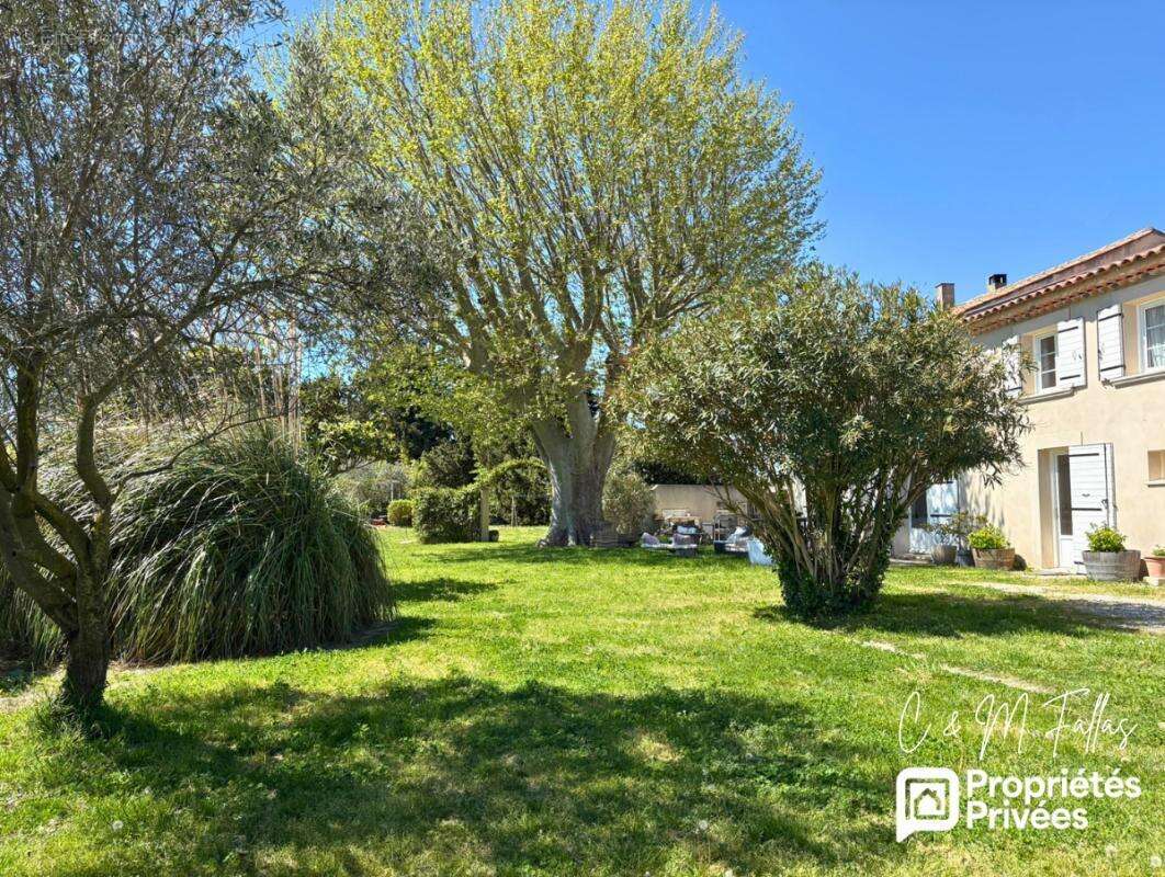 Maison à CAMARET-SUR-AIGUES