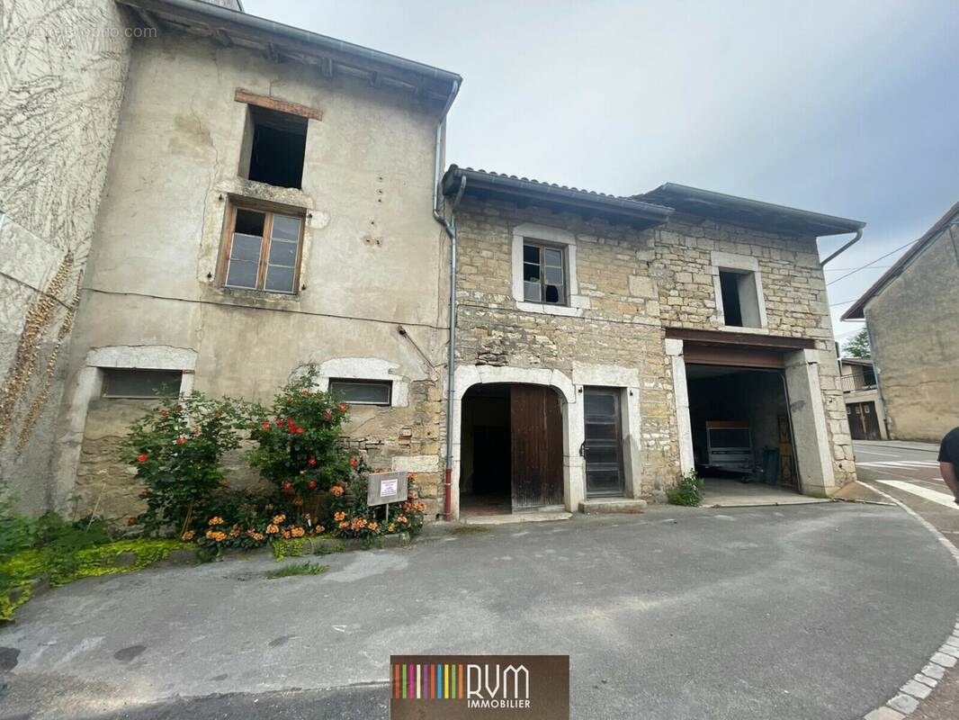 Maison à HAUTECOURT-ROMANECHE