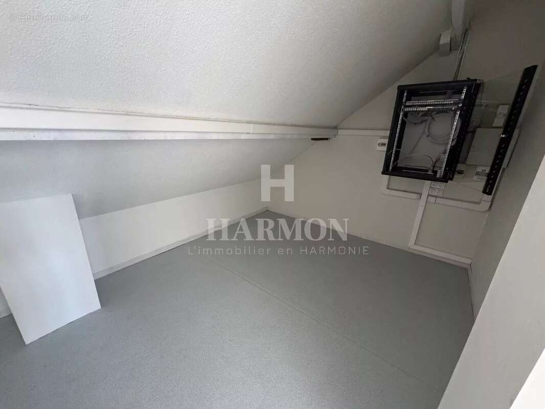 Commerce à SERRES-CASTET