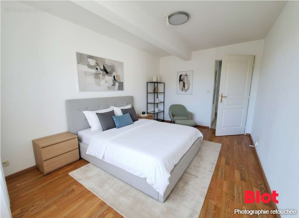 Appartement à SENE
