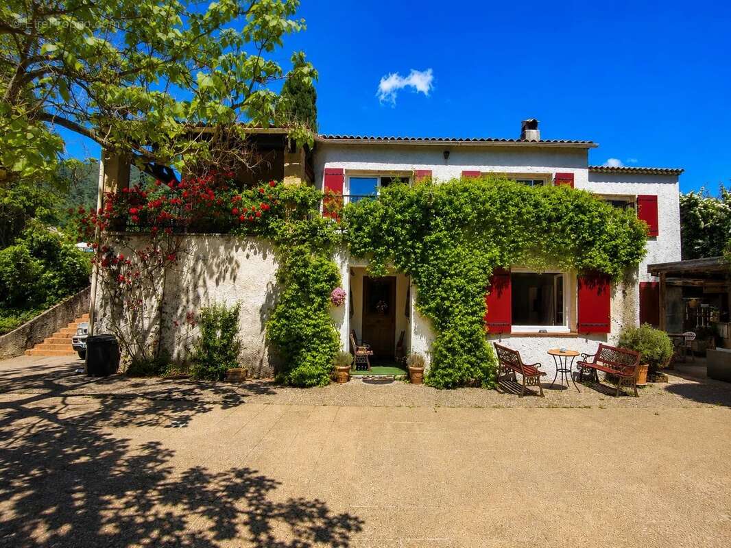 Maison à TOURRETTE-LEVENS