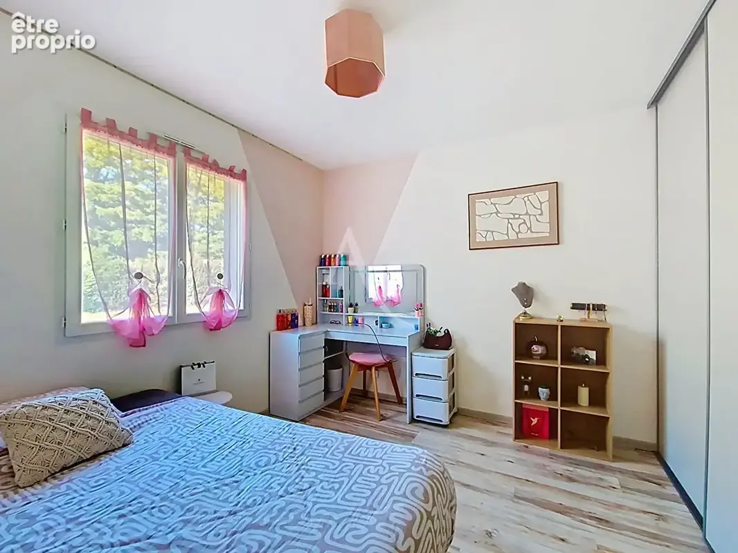 Maison de plain-pied située à st Macaire du bois. - photo 9
