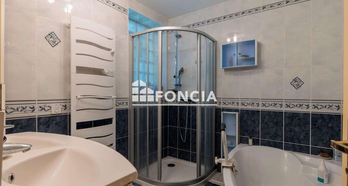 Spacieuse maison familiale de 174 m² avec terrain de 4 481 m² dont 3 500 m² constructibles - photo 11