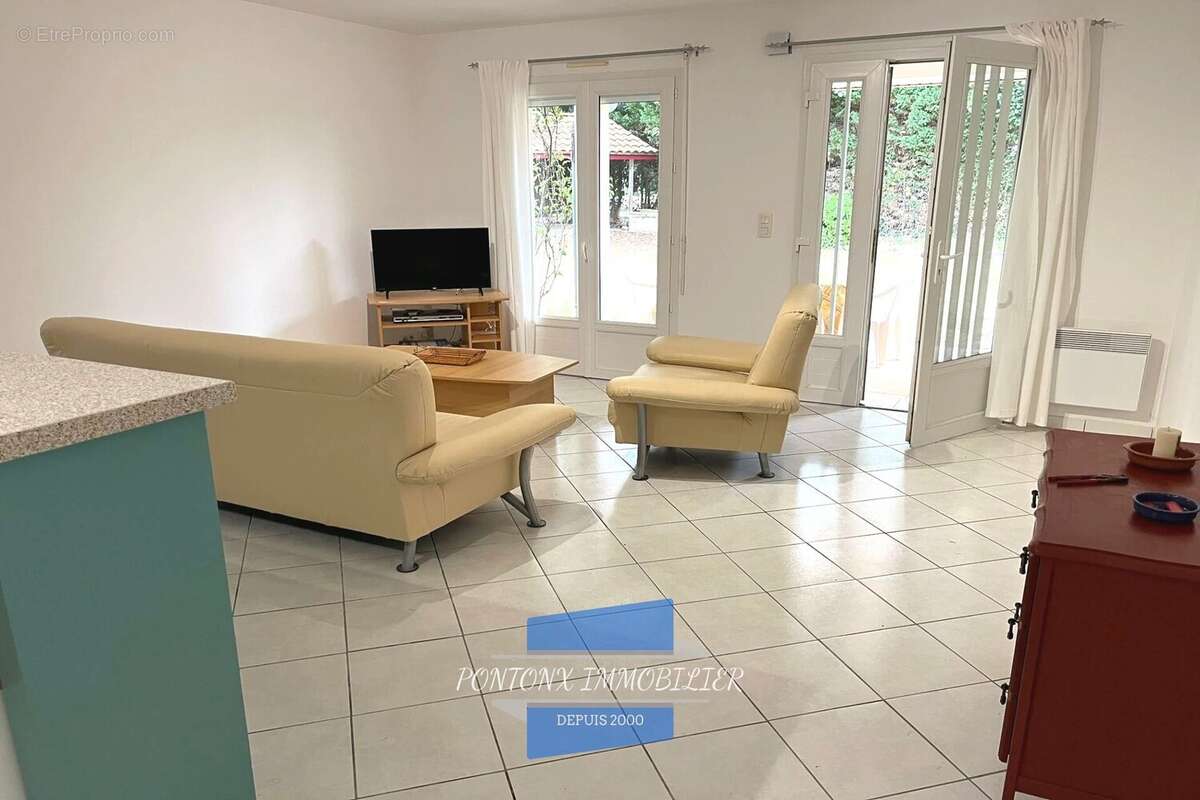 Maison 70 m² à Louer  - photo 4