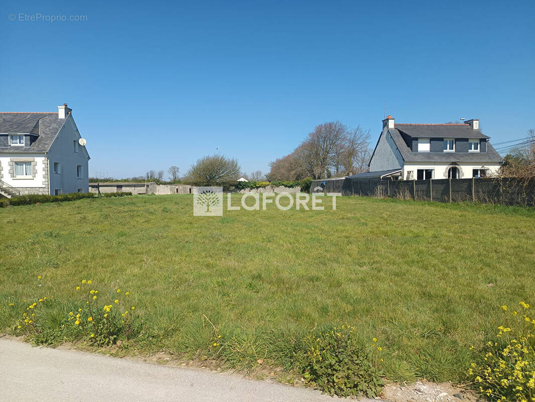 Terrain à PLOUMILLIAU