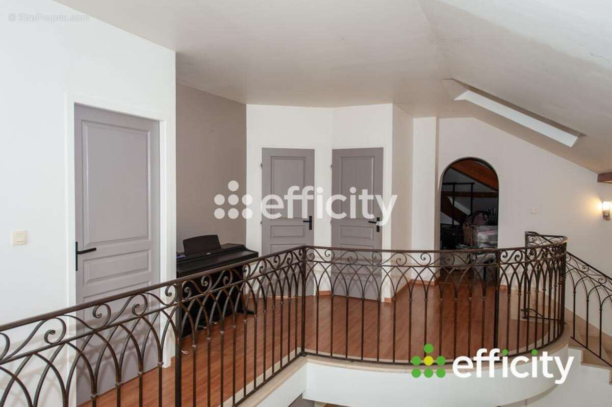 Maison à SAINT-PAUL-DE-VARCES