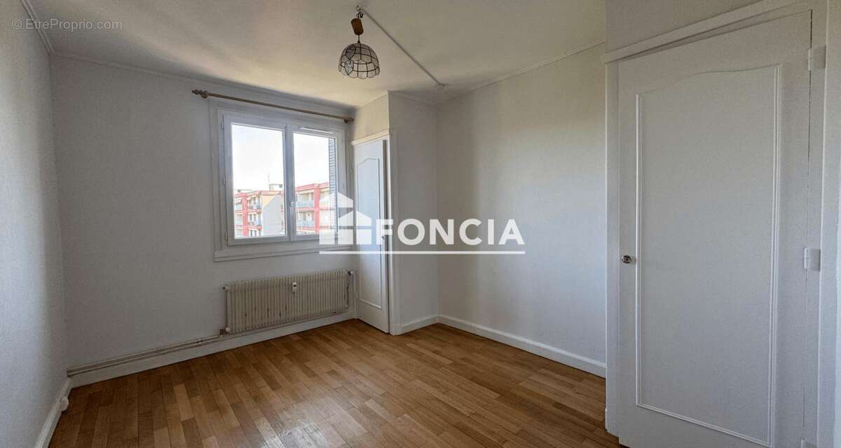 Grand T2 traversant de 60 m² au dernier étage - photo 6