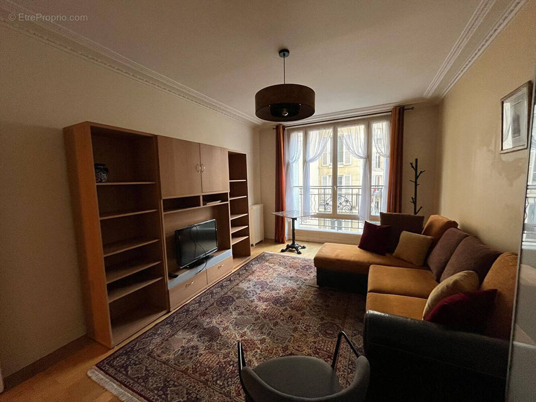 Appartement à PARIS-7E