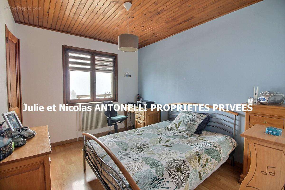 Maison à SAINT-JUST-MALMONT