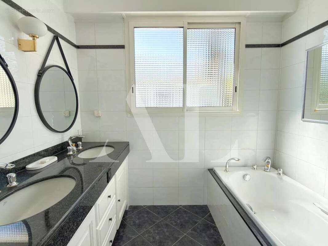 Elegante villa golfe juan vue mer - photo 13