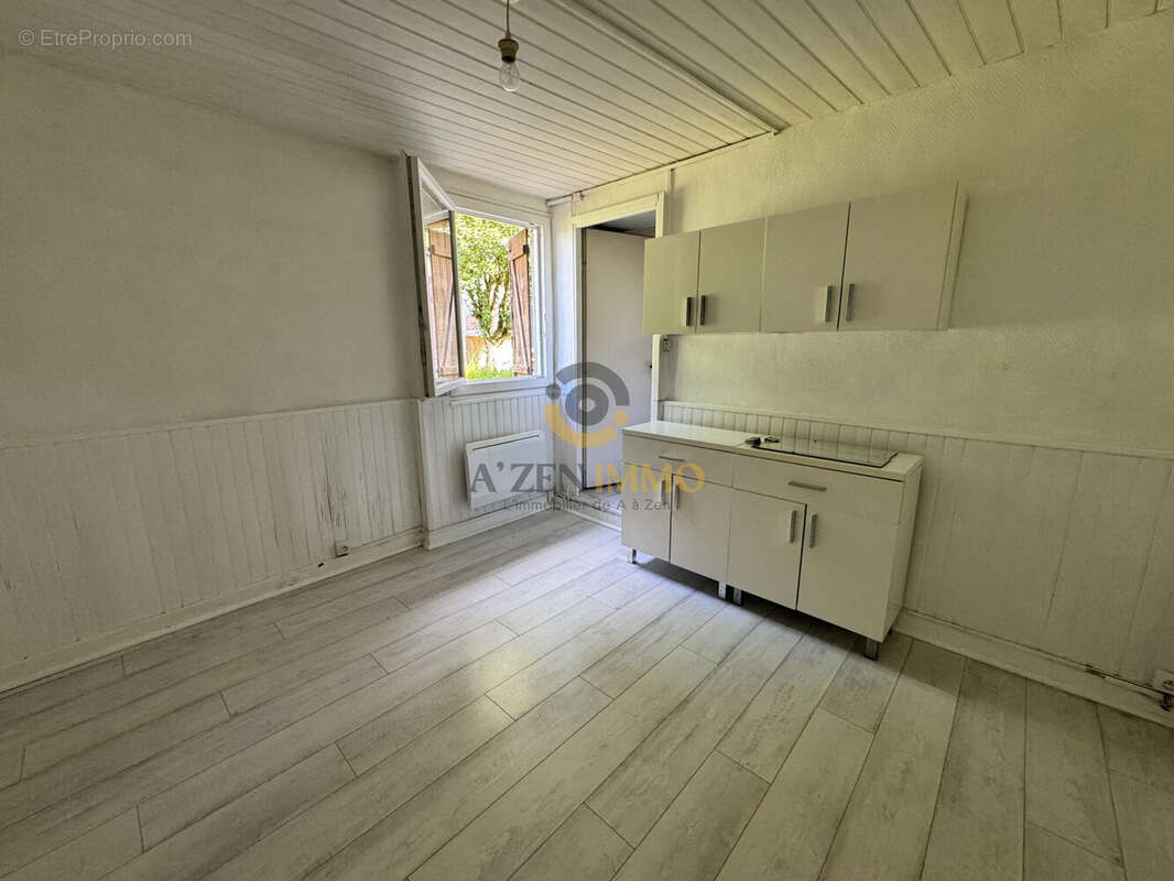 Maison à VERNOUX-EN-GATINE