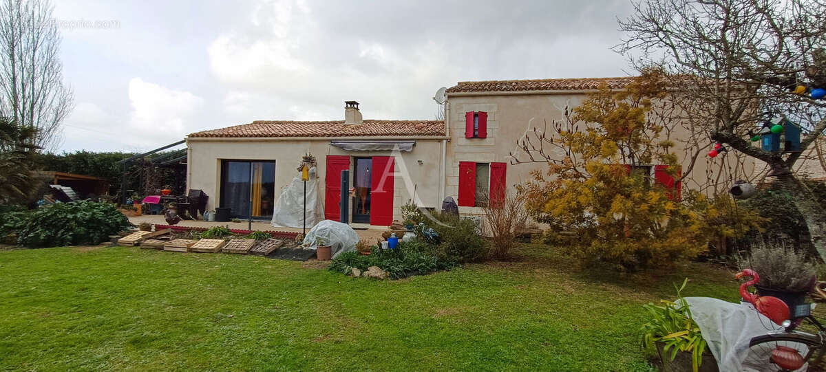 Maison à SAINT-JUST-LUZAC