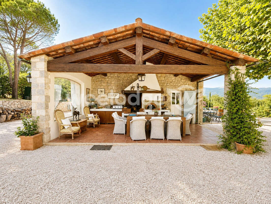 Maison 195 m² à Fayence  - photo 6