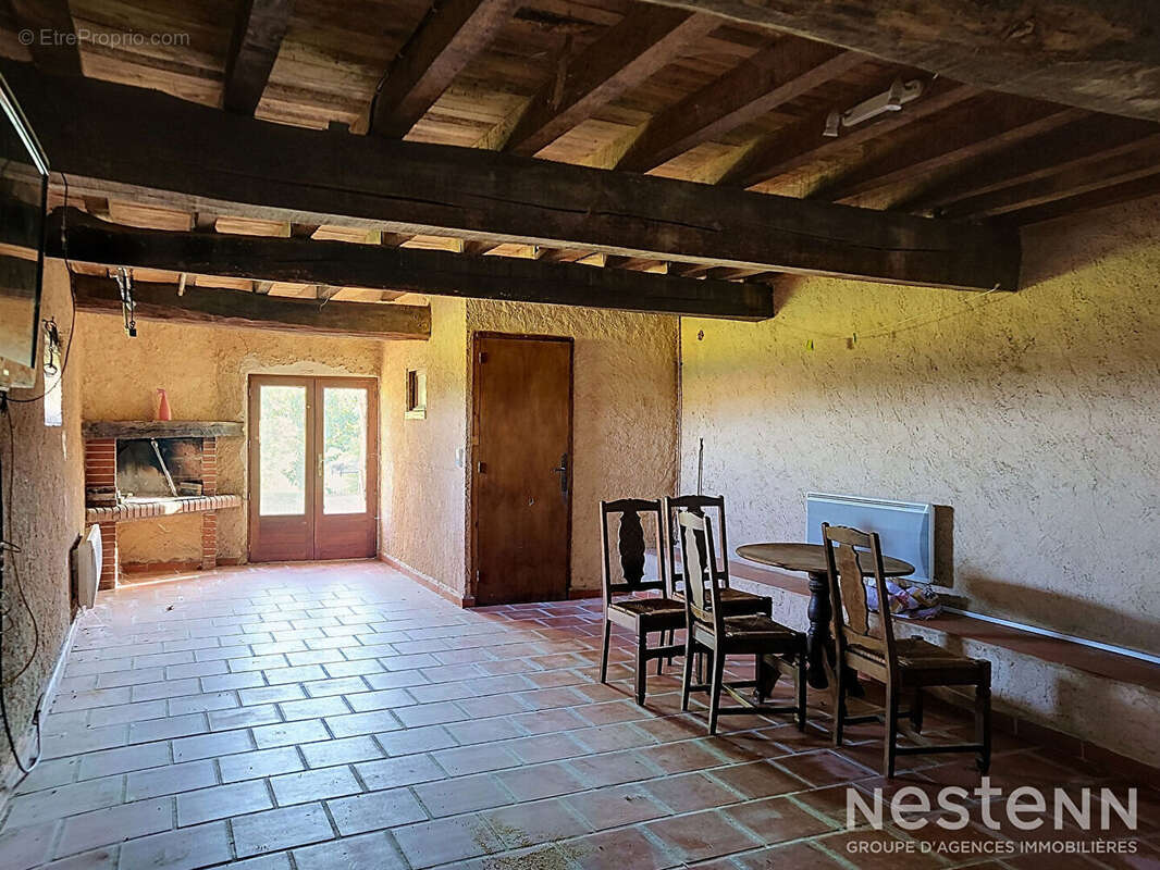 Maison à CASTERA-VERDUZAN