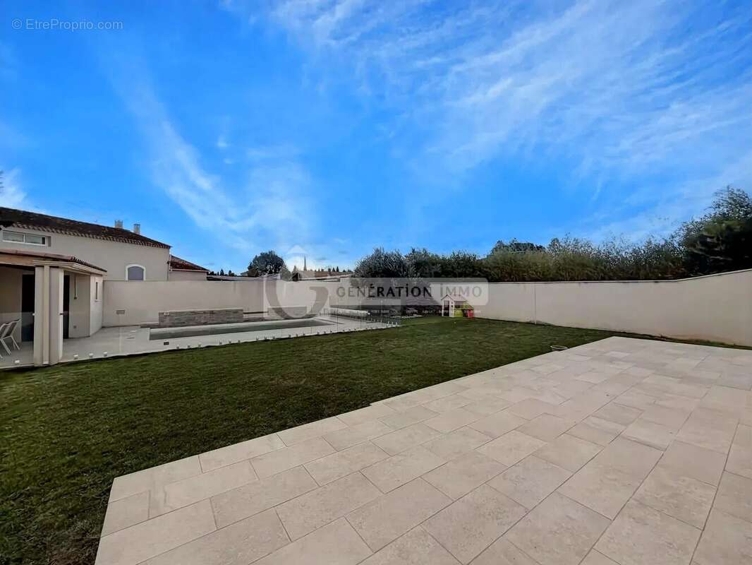 Maison à SAINT-MARTIN-DE-CRAU