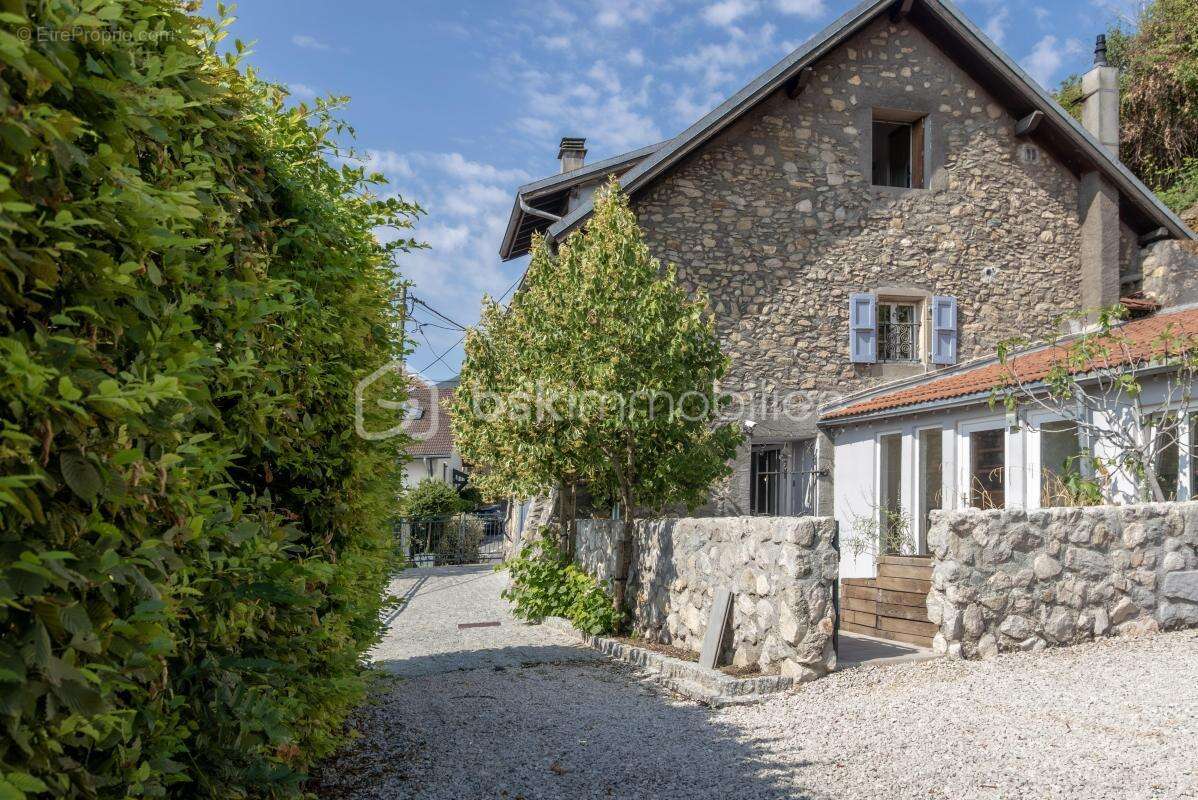 Maison de caractère 205m2 à la campagne, à 10 minutes du canton de Genève - photo 24