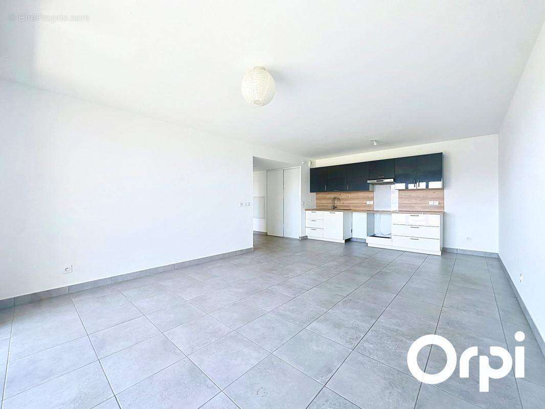 Appartement à GATTIERES