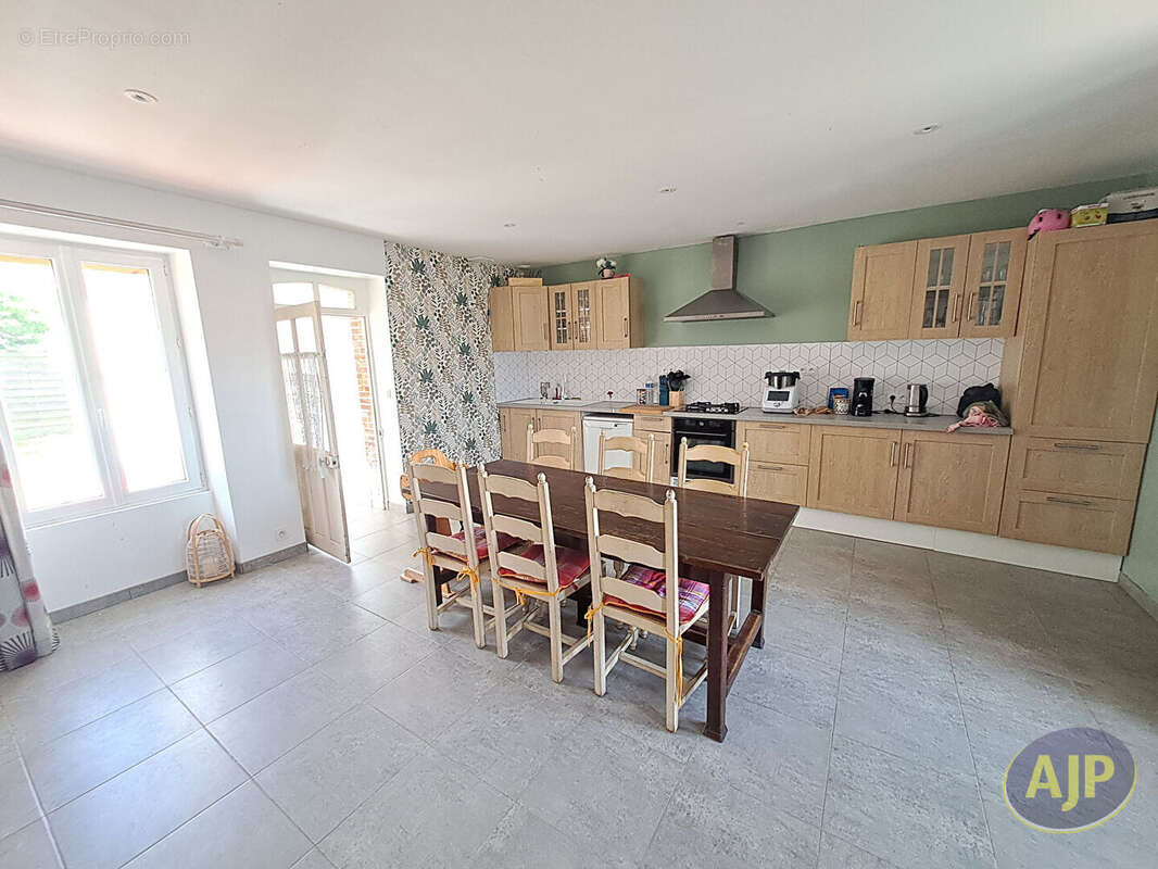 Maison à FROIDFOND