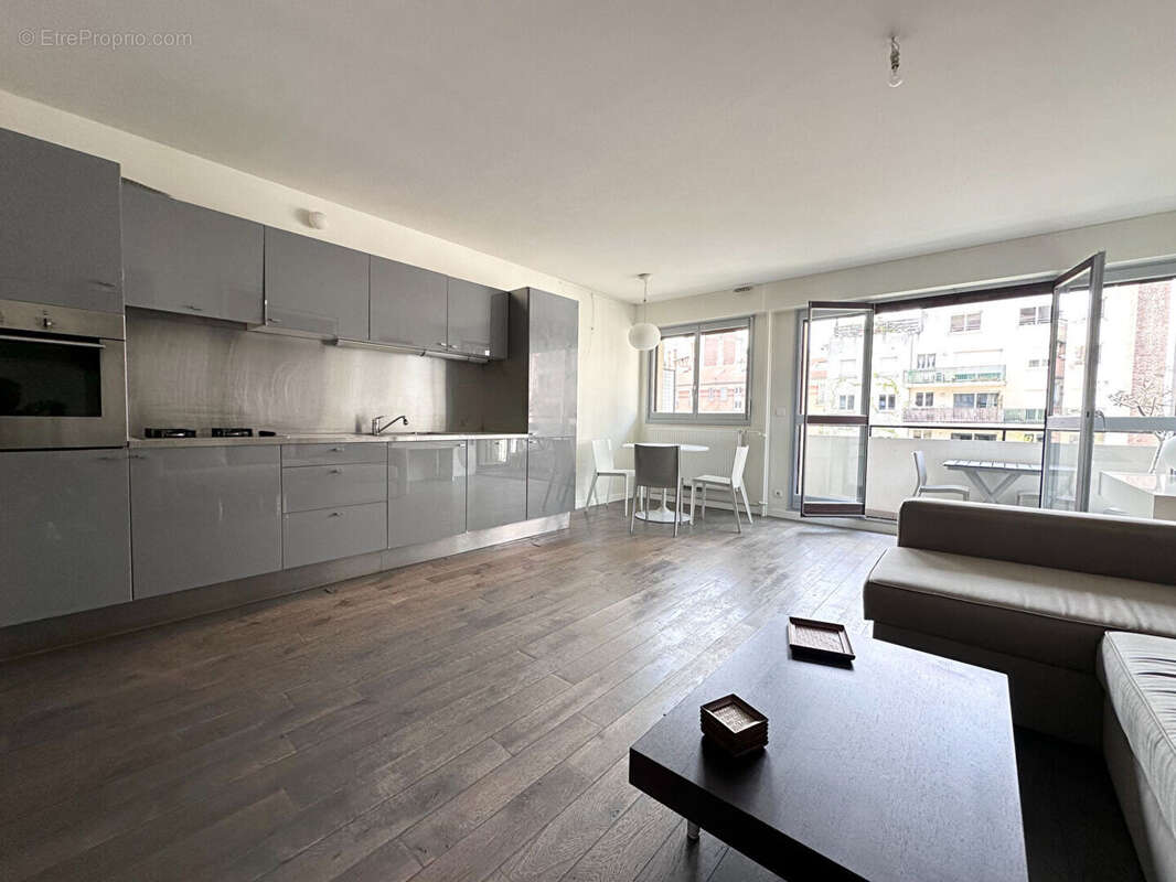 Appartement à PARIS-20E