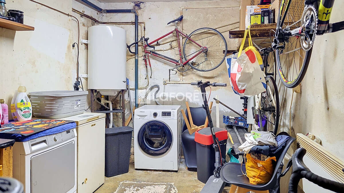 Maison de village à CORBERE-LES-CABANES 2 chambres, 2 bureaux, 2 salles d'eau avec WC et buanderie / atelier - photo 2
