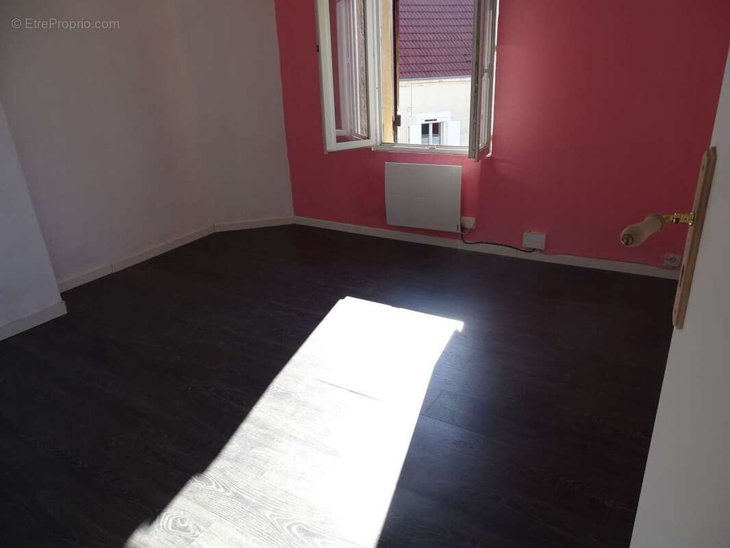 Maison à LE CHATELET