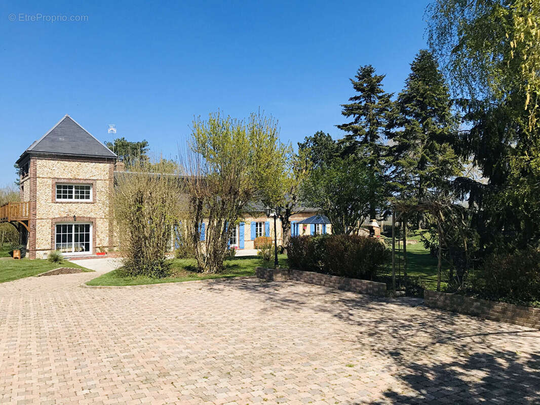 Maison à DAMPIERRE-SUR-AVRE