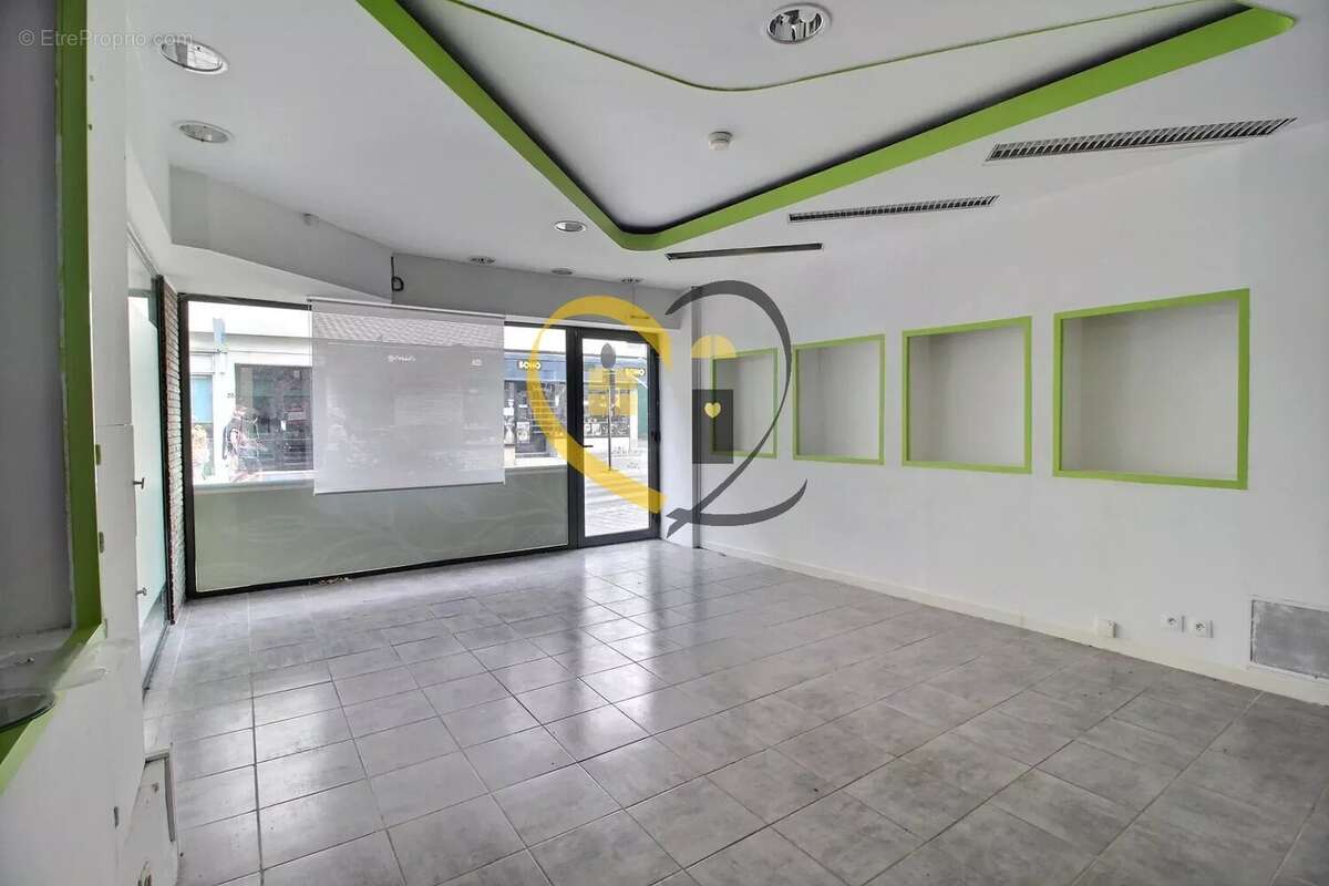 Local commercial centre Ville de Bourges - photo 4