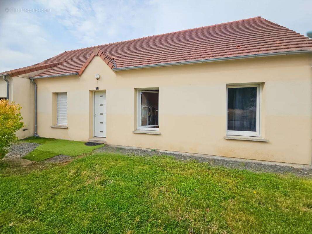 Maison à SAINT-CALAIS