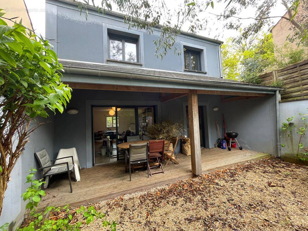 Maison à SAINT-ARNOULT-EN-YVELINES