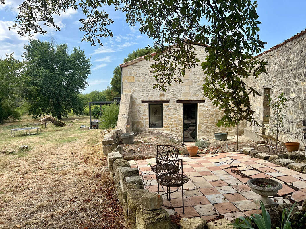 Grande maison familiale en pierre - photo 2