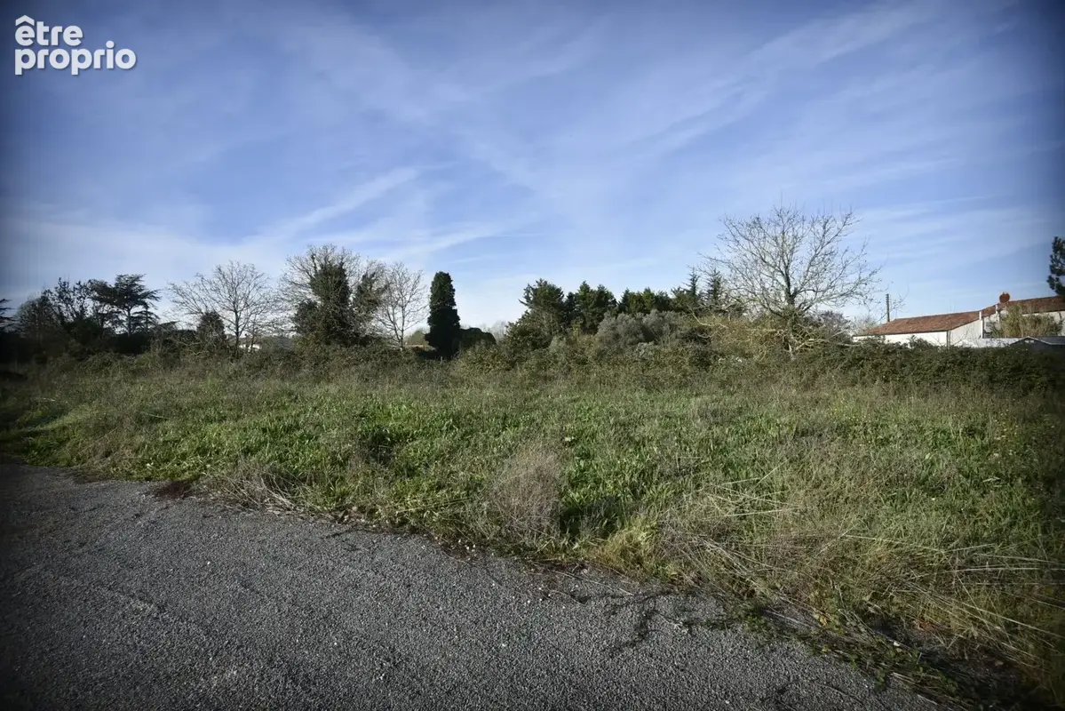 Terrain à LA JONCHERE