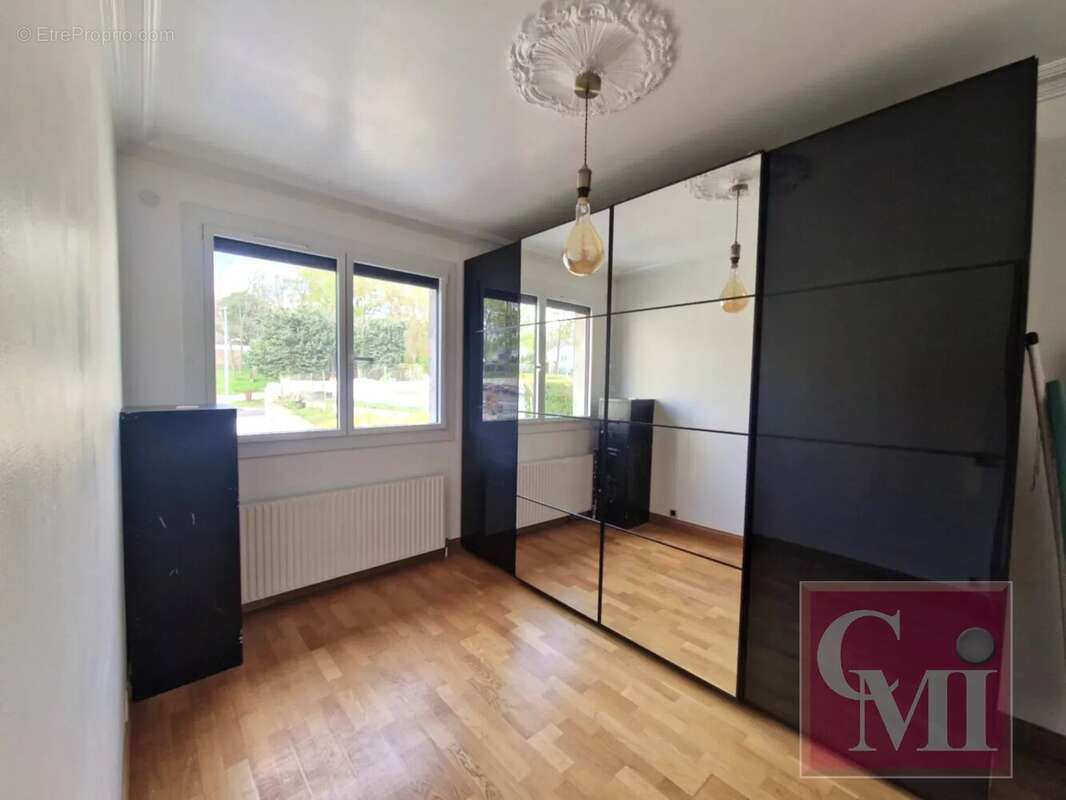 Maison à BRUYERES-LE-CHATEL