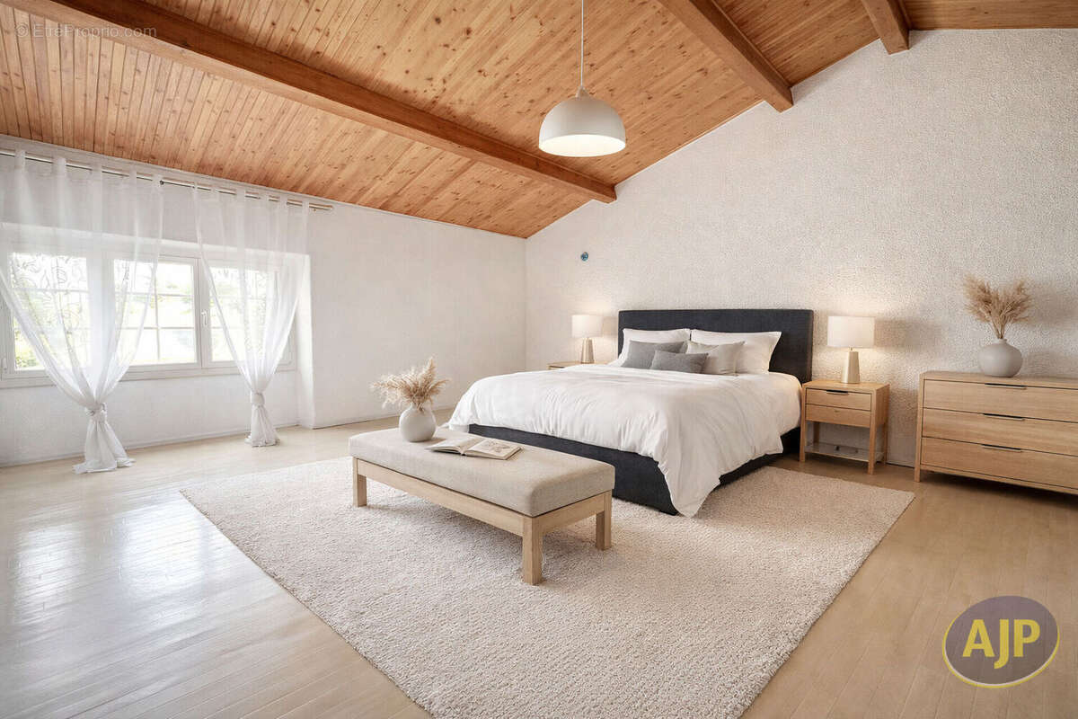 Maison à SAINT-MACAIRE-EN-MAUGES