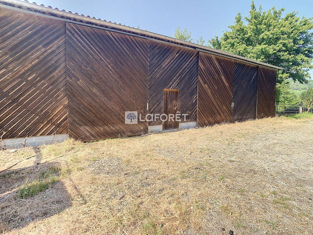 Terrain à BEC-DE-MORTAGNE