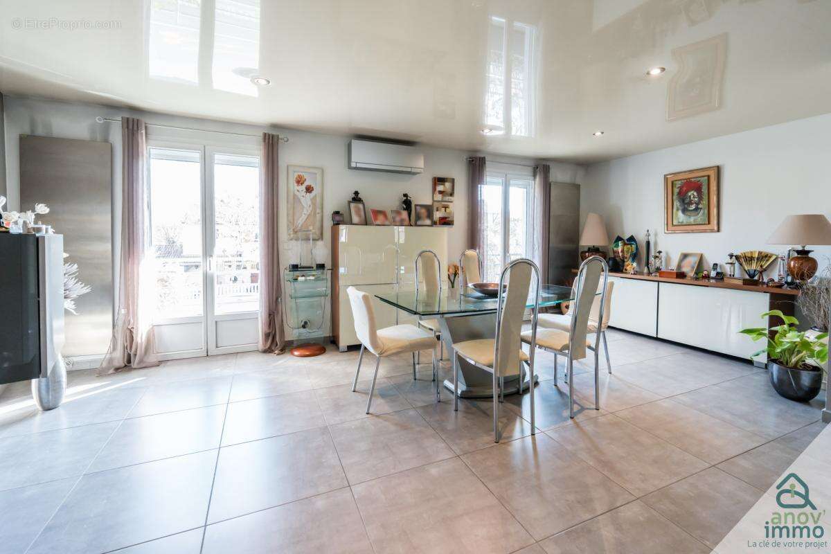 Maison à VILLEURBANNE