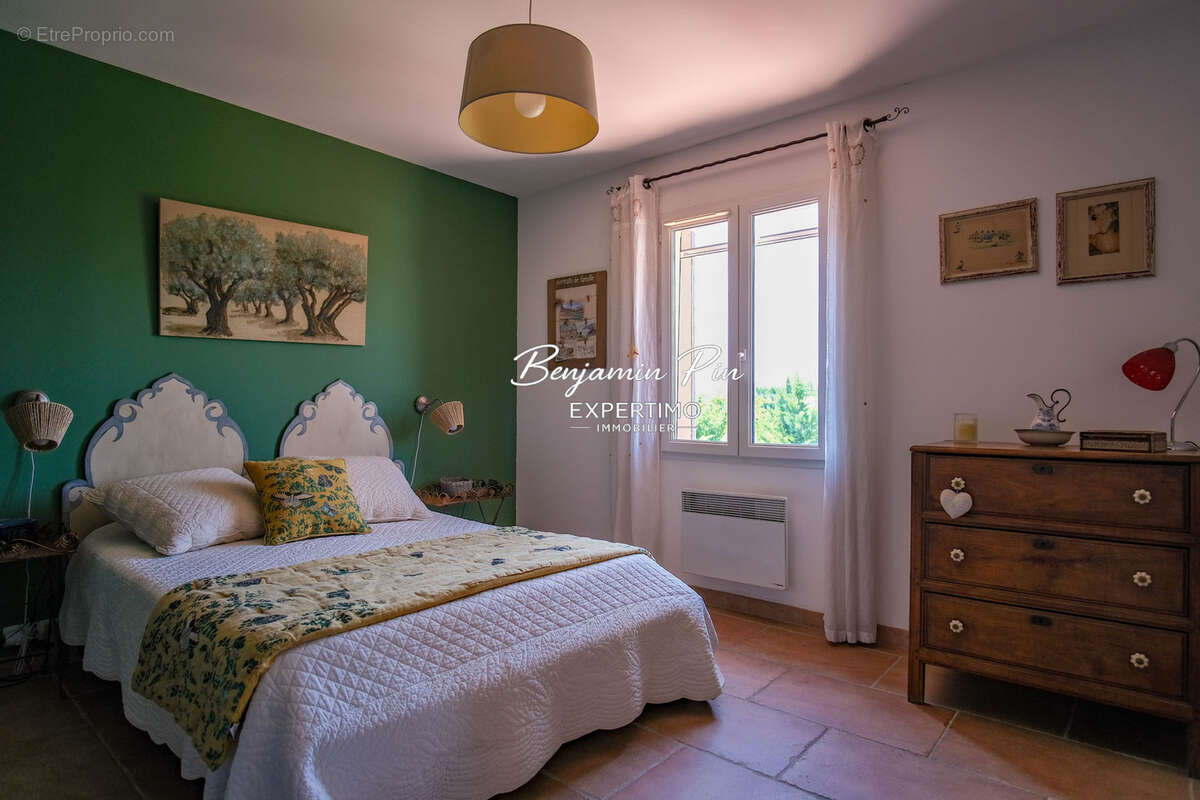 Maison à SAINT-SATURNIN-LES-APT