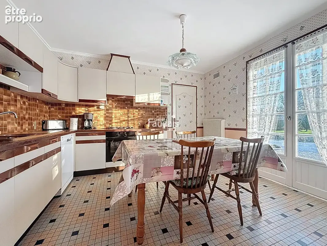 Maison 5 pièces 97 m² à vendre à La Barre-De-Semilly (50810) - photo 5