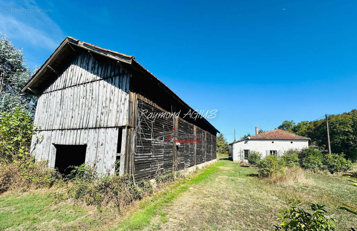 Charmant maison traditionnel en pierre de plain pied avec 2 chambres, 3 grandes granges et 1,7 ha de terrain e - photo 23