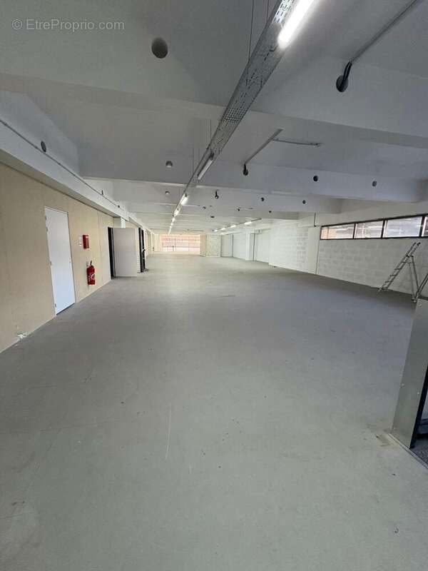 Photo 5 - Commerce à PANTIN