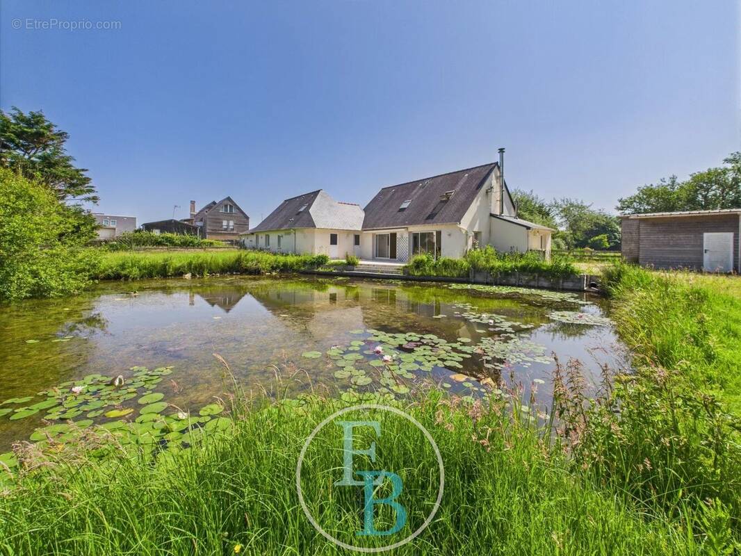 Maison à COLLEVILLE-SUR-MER