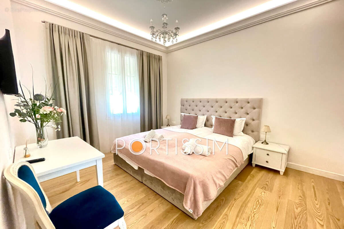 Maison à SAINT-LAURENT-DU-VAR