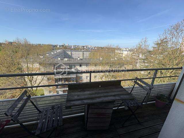 Appartement 4 pièces avec balcon, place de parking et cave, proche RER A Champs-sur-Marne et du futur Métro 15 et 16 du Grand Pa - photo 3